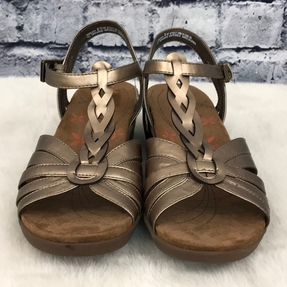 Baretraps Golden Wedge Sandals (757) - Picture 2 of 6